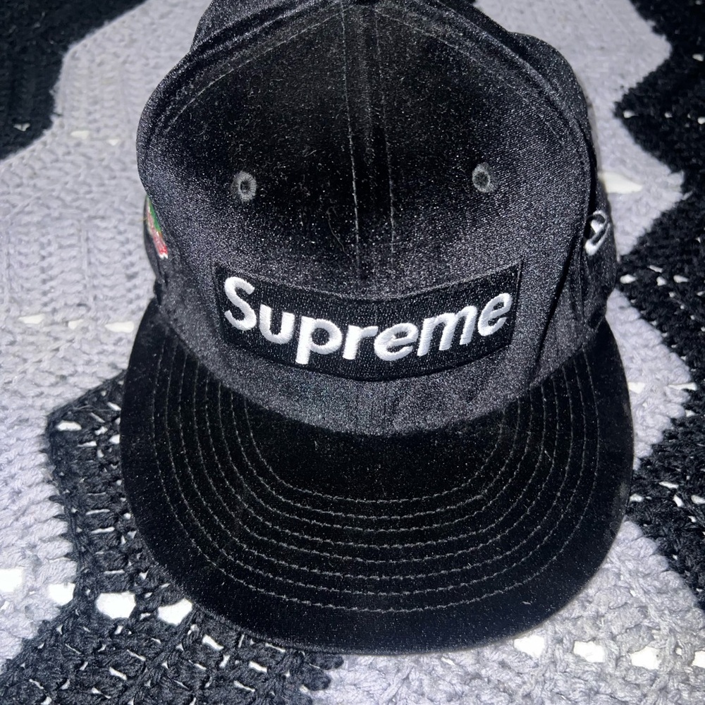 NWOT - Velvet Supreme Fitted Hat 22’-23’
